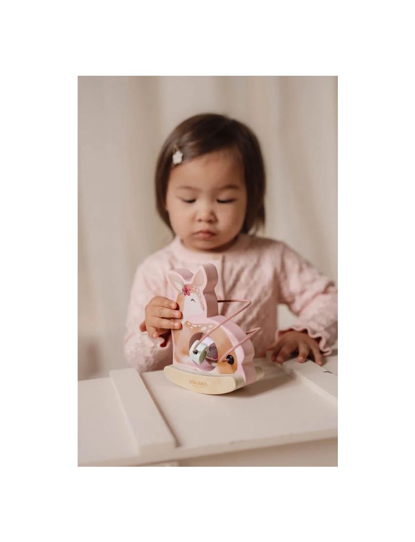 Corça de Actividades Pequena 